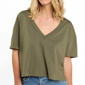Nuuds Boxy V Neck Tee - olive